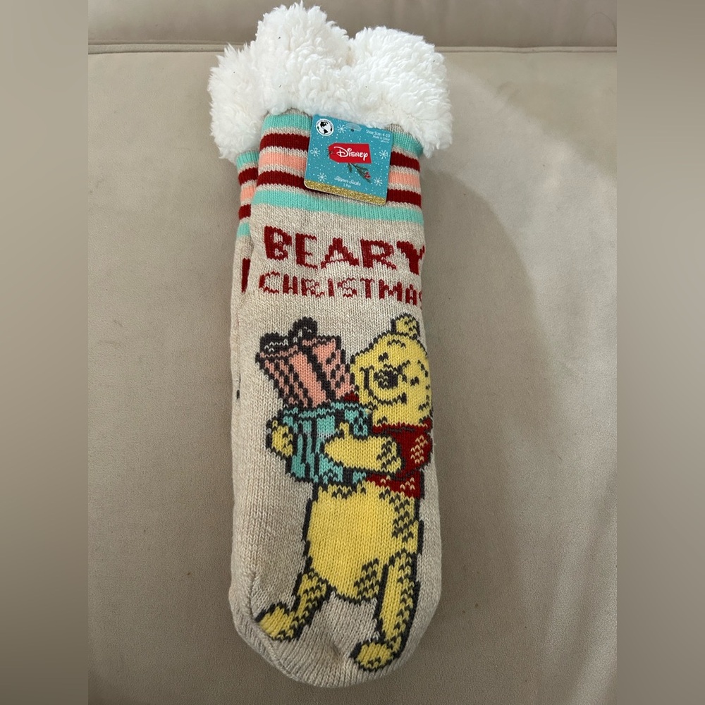 New Winnie the Pooh “Beary Christmas” Sherpa Socks -size 4-10